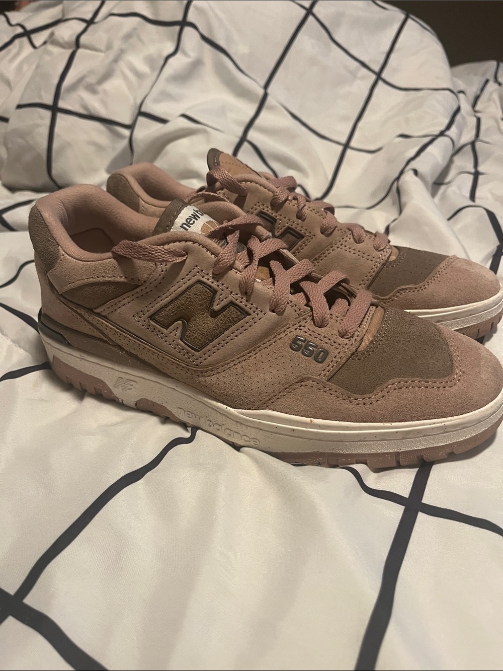 New Balance 550 Mushroom in Mauve and Taupe
